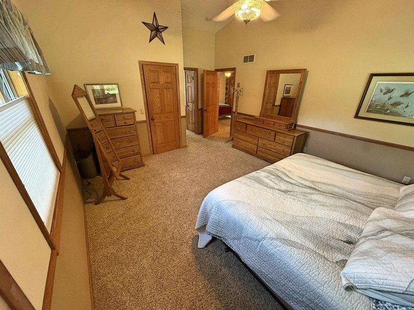 Beautiful rural 4 bedroom home! 2.38 wooded private acres not - photo 34