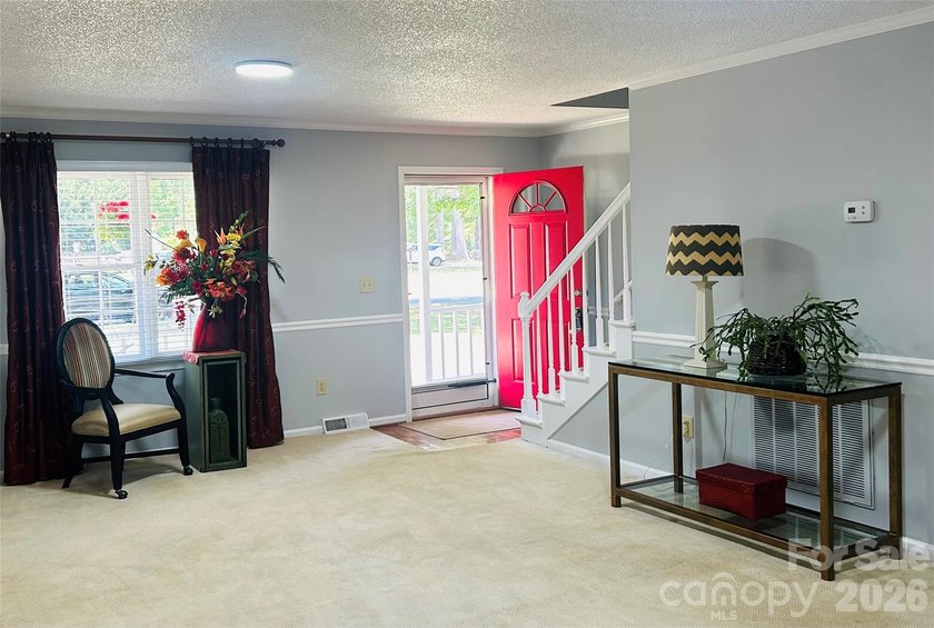 This beautiful Milford Knoll home is tucked away with a - photo 5