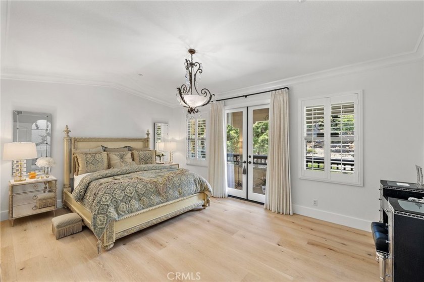 Perched on an elevated cul-de-sac in the guard-gated community - photo 21