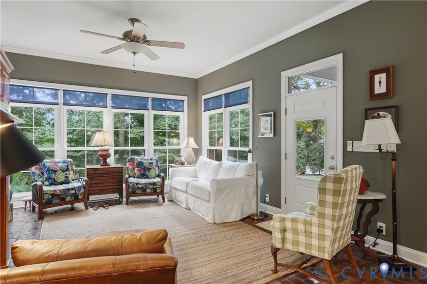Welcome to this breathtaking custom-built, one-owner waterfront - photo 22