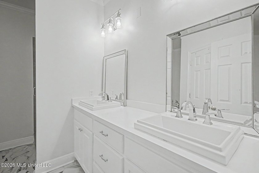 Rare find in the desirable Stanton Place, situated on a corner - photo 22