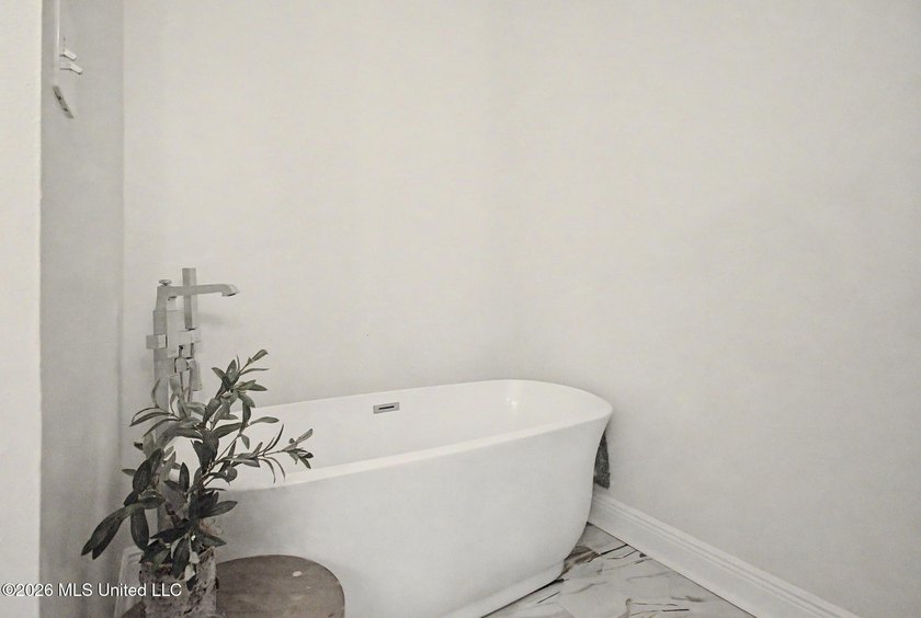 Rare find in the desirable Stanton Place, situated on a corner - photo 23