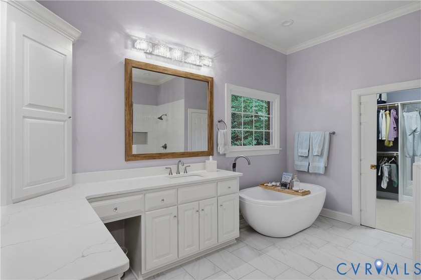 Welcome to this breathtaking custom-built, one-owner waterfront - photo 27