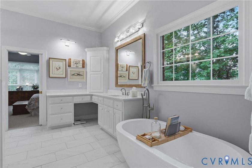 Welcome to this breathtaking custom-built, one-owner waterfront - photo 28