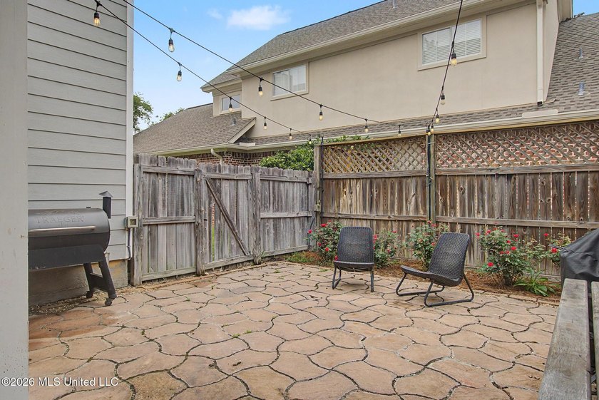 Rare find in the desirable Stanton Place, situated on a corner - photo 33