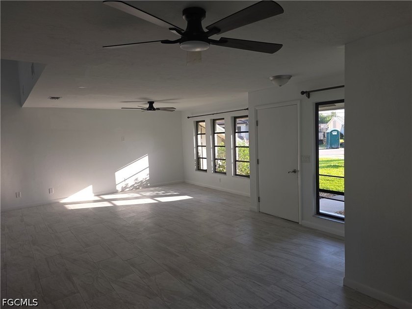 Recently Updated ,Bath,Kitchen ,Flooring/Water views/Large under - photo 16