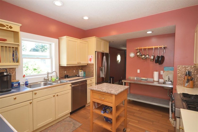Imagine yourself in beautiful Boyne City, setting on your - photo 4
