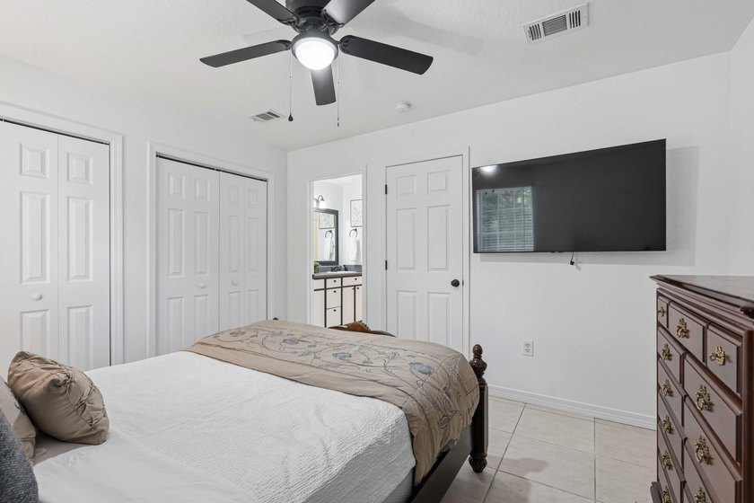 Private, well-kept 4BR/2.5BA home on a spacious lot in Magnolia - photo 11