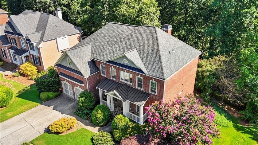 Come see this stunning home in the Parkside Section of Hamilton - photo 3
