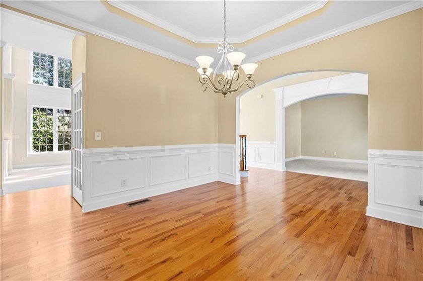 Come see this stunning home in the Parkside Section of Hamilton - photo 8