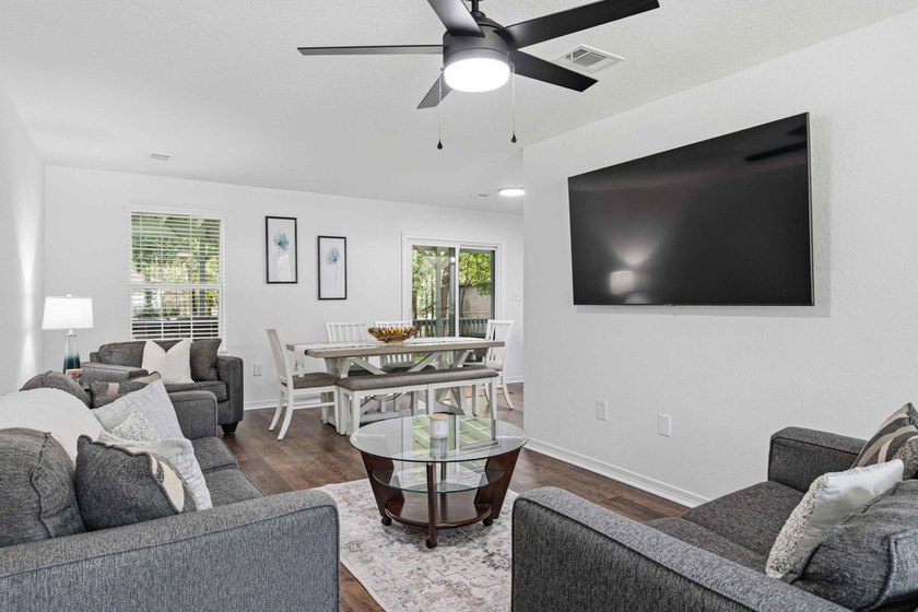 Private, well-kept 4BR/2.5BA home on a spacious lot in Magnolia - photo 22