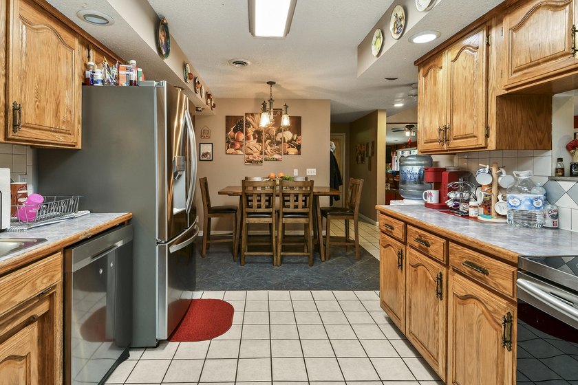 Discover the charm of Ozark living in this unique berm home just - photo 22