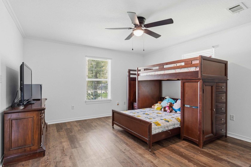 Private, well-kept 4BR/2.5BA home on a spacious lot in Magnolia - photo 35