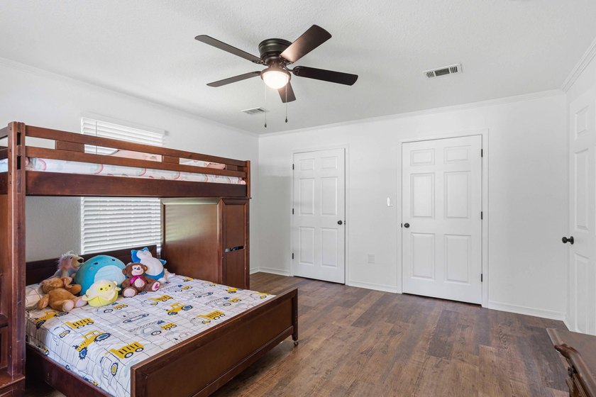 Private, well-kept 4BR/2.5BA home on a spacious lot in Magnolia - photo 36