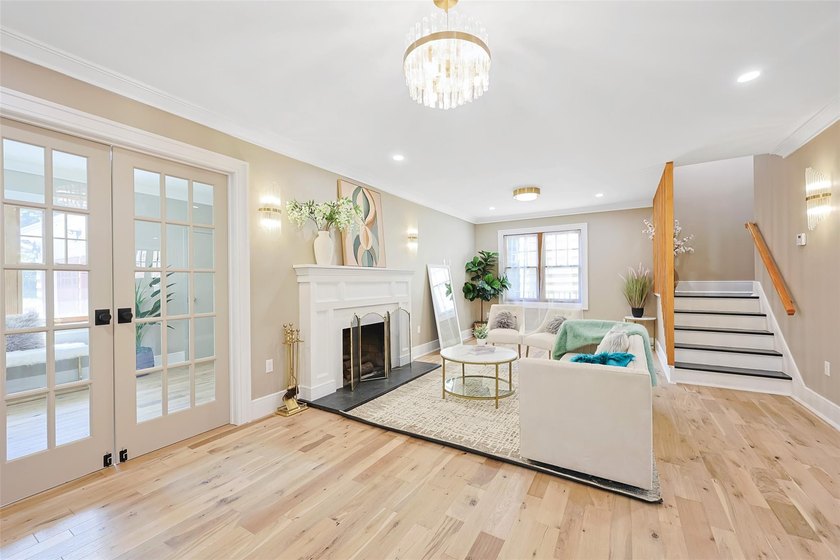 Stunning and completely renovated, this Colonial masterpiece is - photo 9