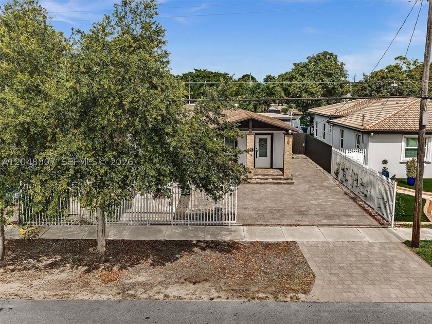Exceptional opportunity to own a versatile and well-maintained - photo 50