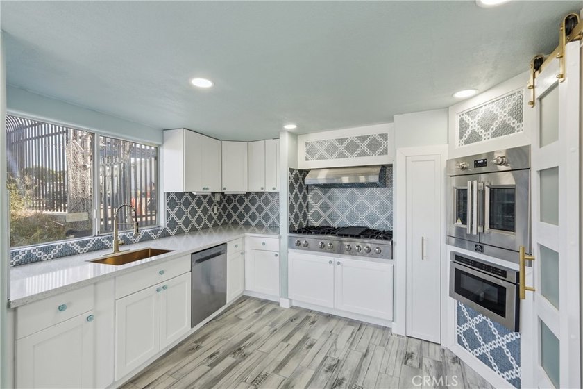 Completely remodeled from top to bottom, this stunning - photo 3