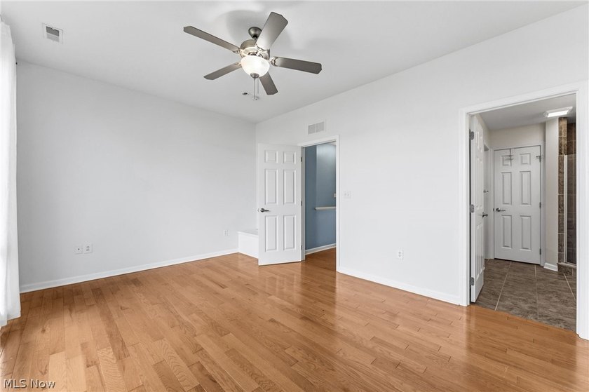 Welcome to 1266 West 74th. A three story townhome on a - photo 21