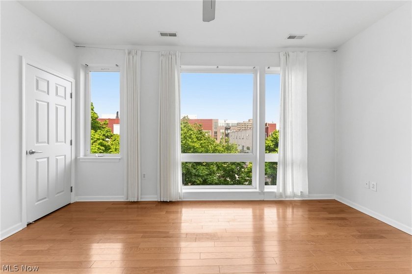 Welcome to 1266 West 74th. A three story townhome on a - photo 23
