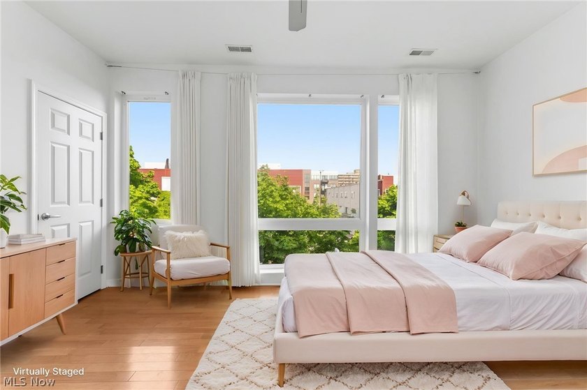 Welcome to 1266 West 74th. A three story townhome on a - photo 24