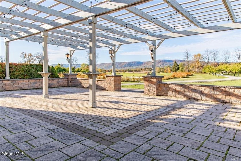 An extraordinary offering in the heart of the Helderberg - photo 21