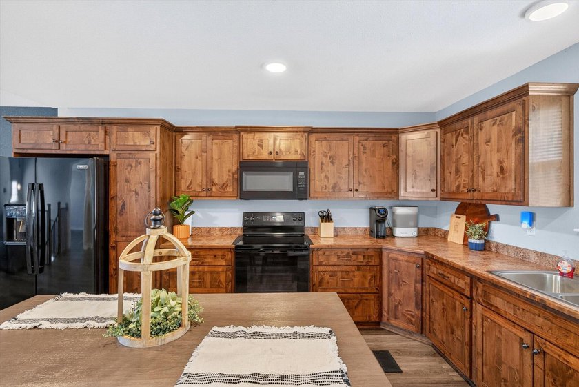 Built in 2021, this well-maintained 3 bedroom, 2 bathroom - photo 11