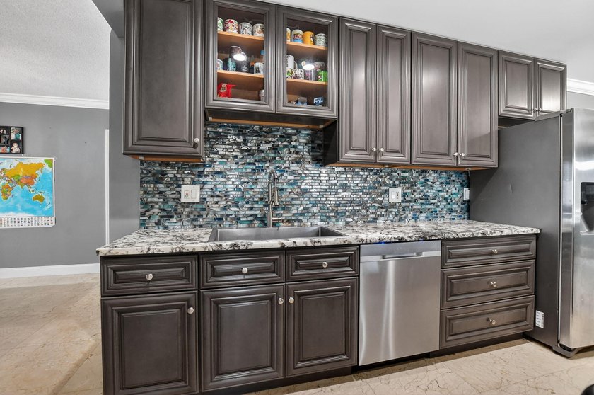 Exceptional 3BR/2BA home (2,332 sqft) in Boca with A-rated - photo 17