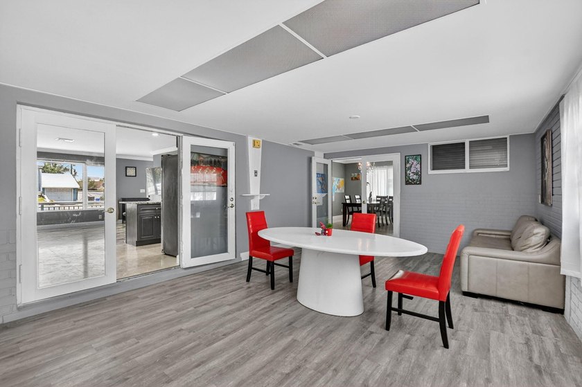 Exceptional 3BR/2BA home (2,332 sqft) in Boca with A-rated - photo 21