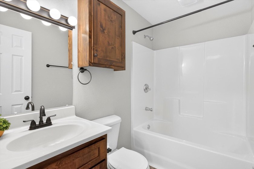 Built in 2021, this well-maintained 3 bedroom, 2 bathroom - photo 24