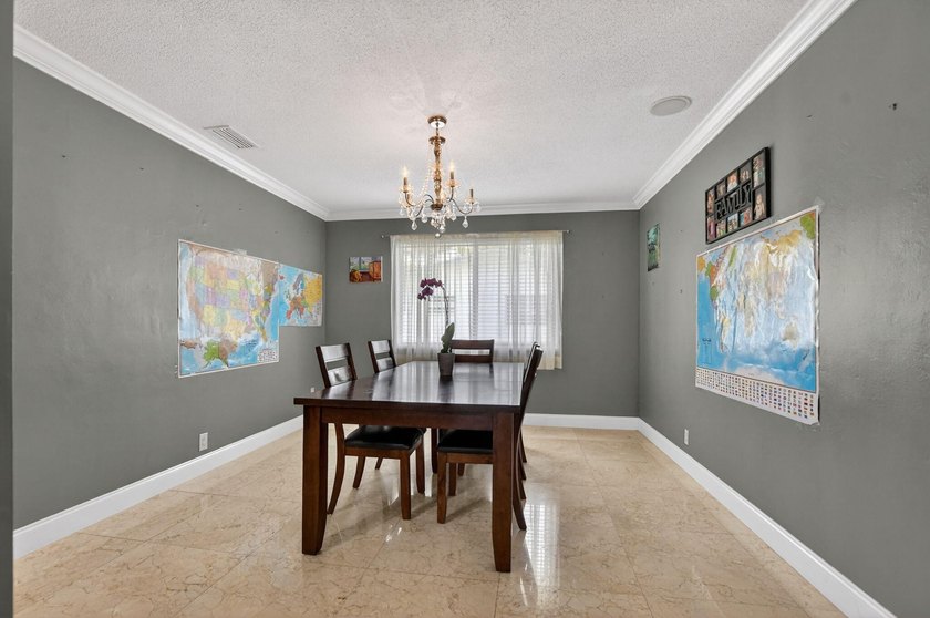 Exceptional 3BR/2BA home (2,332 sqft) in Boca with A-rated - photo 24