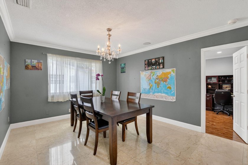 Exceptional 3BR/2BA home (2,332 sqft) in Boca with A-rated - photo 25