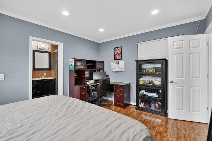 Exceptional 3BR/2BA home (2,332 sqft) in Boca with A-rated - photo 27