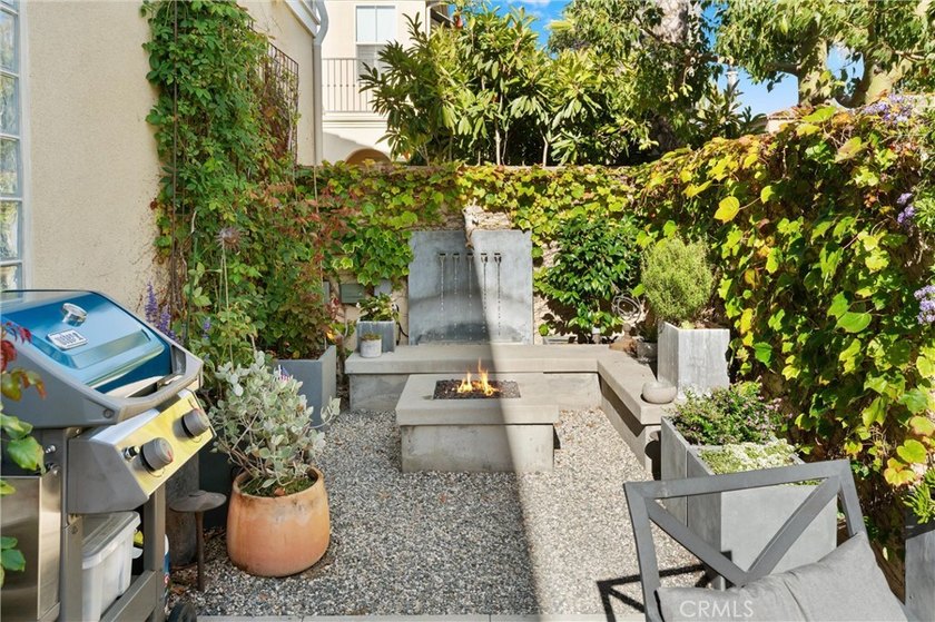 Welcome to 8239 Noelle Drive, a beautifully upgraded 3 bedroom - photo 32