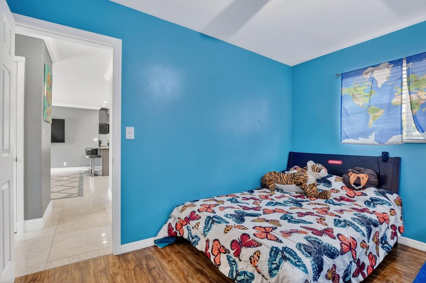 Exceptional 3BR/2BA home (2,332 sqft) in Boca with A-rated - photo 38