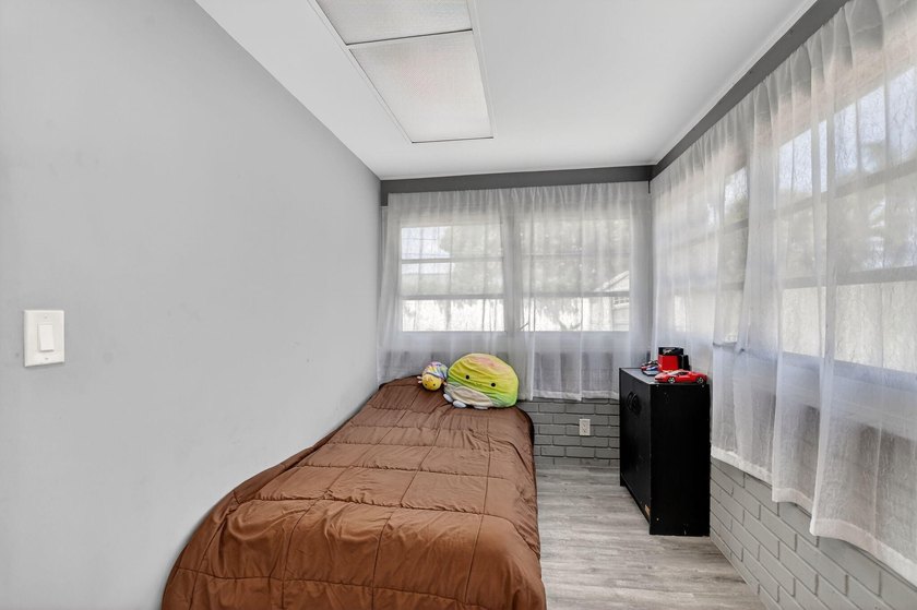 Exceptional 3BR/2BA home (2,332 sqft) in Boca with A-rated - photo 40