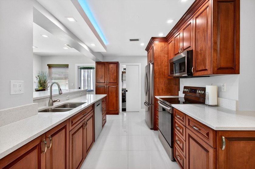 Welcome Home! Come see this beautiful 2 bedroom, 2 bath home - photo 25