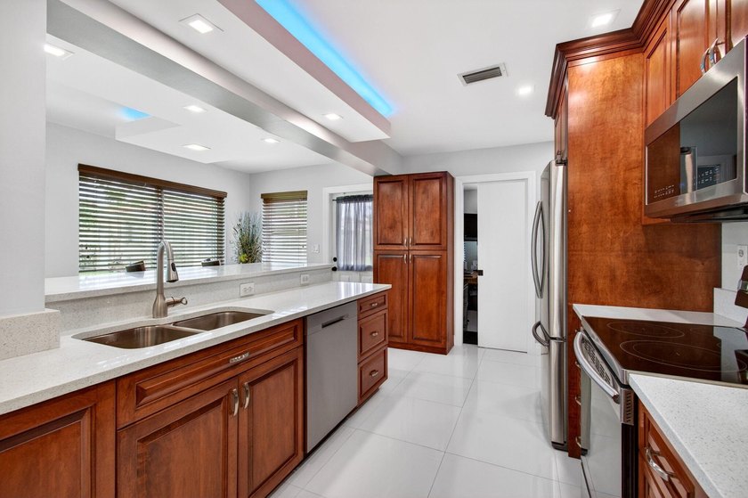 Welcome Home! Come see this beautiful 2 bedroom, 2 bath home - photo 27