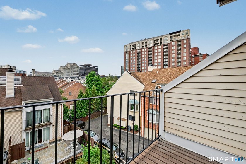 The Best of Downtown Stamford Living! Just renovated!! Enjoy a - photo 4