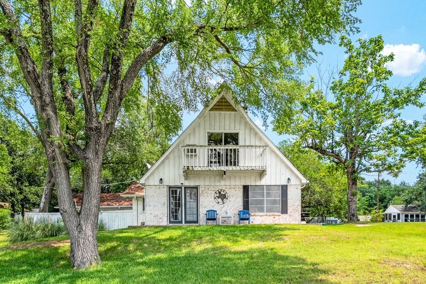 $51,000 price reduction! This home has wide open water views and - photo 4