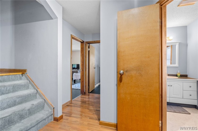 Welcome home to 114 Flohr Avenue! This beautiful 3 bedroom, 2 - photo 18