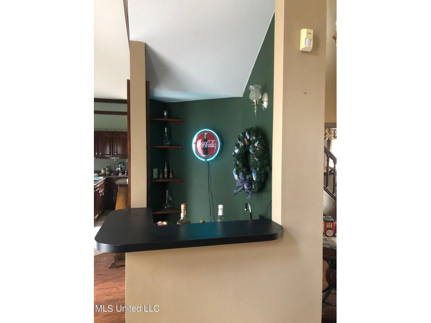 Beautiful Home nestled in the trees on 4.5 acres at the end of a - photo 18