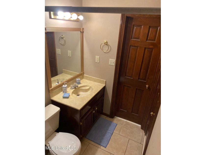 Beautiful Home nestled in the trees on 4.5 acres at the end of a - photo 27