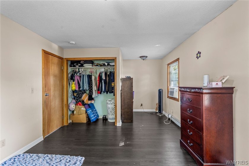Welcome home to 114 Flohr Avenue! This beautiful 3 bedroom, 2 - photo 31