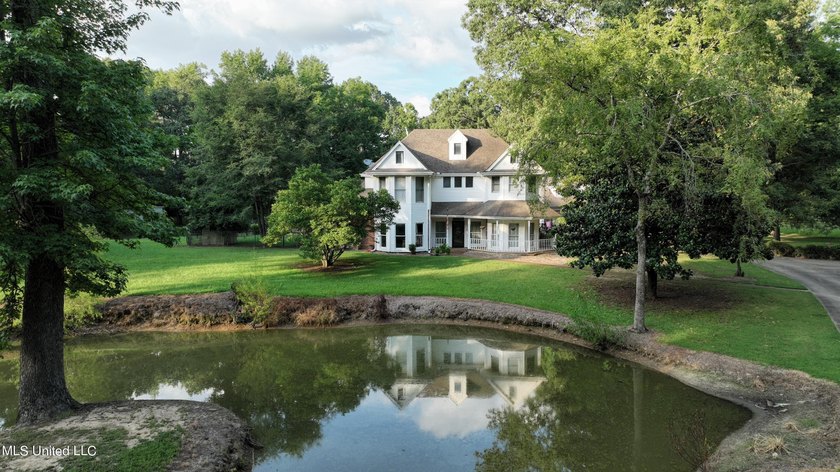 Beautiful Home nestled in the trees on 4.5 acres at the end of a - photo 46