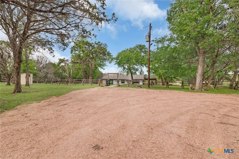This ranch is one of the most diverse and scenic properties - photo 9