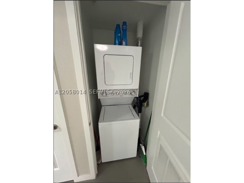 Cozy, modern condo in a great location, this stylish &amp; larger - photo 31
