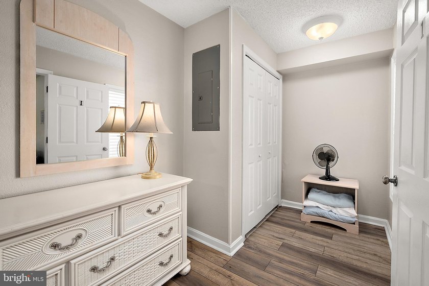Money Maker - Great bayside location on 8th Street in Jocelyn - photo 31