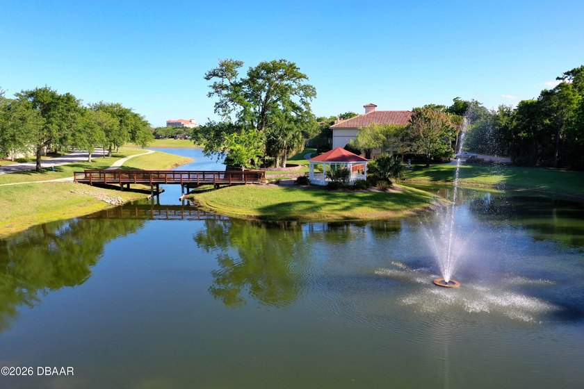 Perched on the top floor for ultimate privacy, this beautifully - photo 42