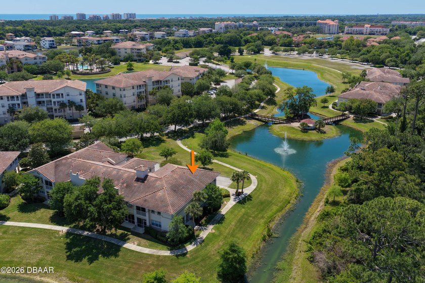 Perched on the top floor for ultimate privacy, this beautifully - photo 47