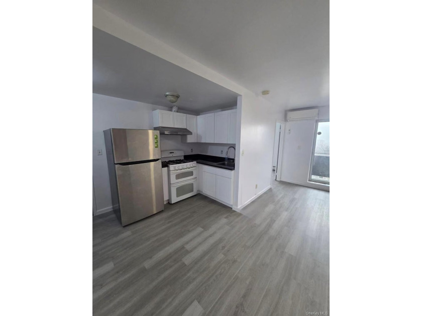 Parking space available and sell separately. Bright 2 bedrooms - photo 5